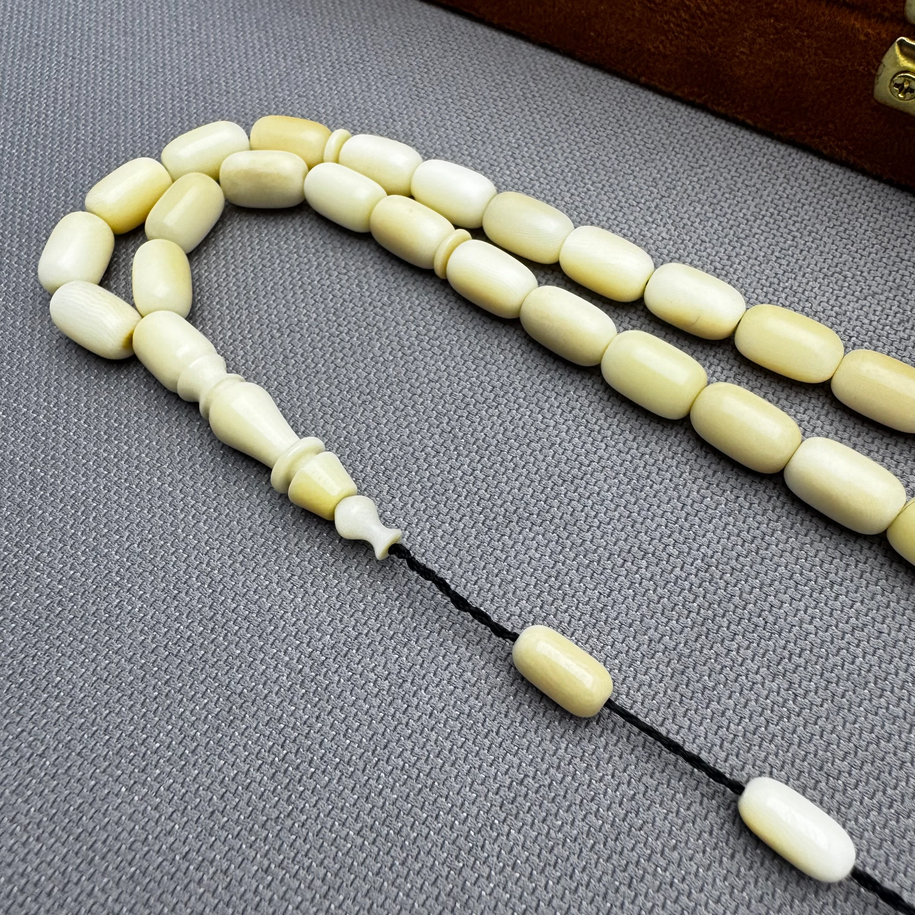 Mustafa Uysal Usta İmzalı Sistemli Kapsül Kesim Narçıl Cevizi Tesbih